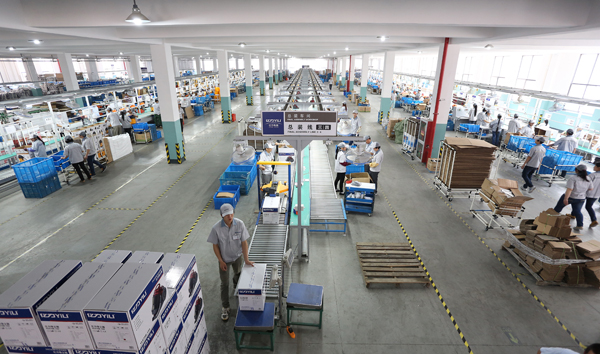 億力洗車機(jī)生產(chǎn)線實(shí)拍圖 億力洗車機(jī)生產(chǎn)線實(shí)拍圖