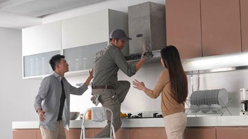 用高壓洗車(chē)機(jī)清洗廚房油污 用高壓洗車(chē)機(jī)清洗廚房油污