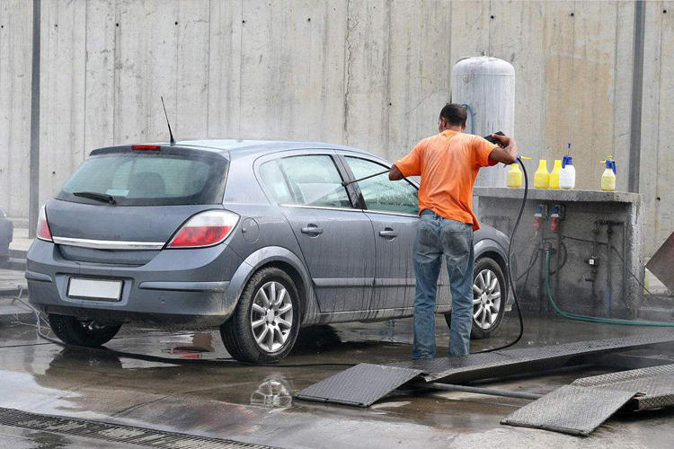 如何使用高壓水槍清潔汽車輪轂? 如何使用高壓水槍清潔汽車輪轂?