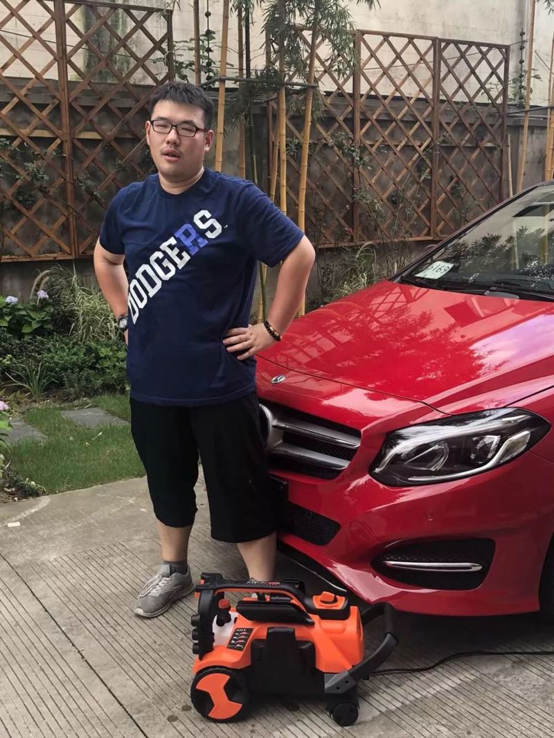 用戶實地操作億力洗車機 用戶實地操作億力洗車機