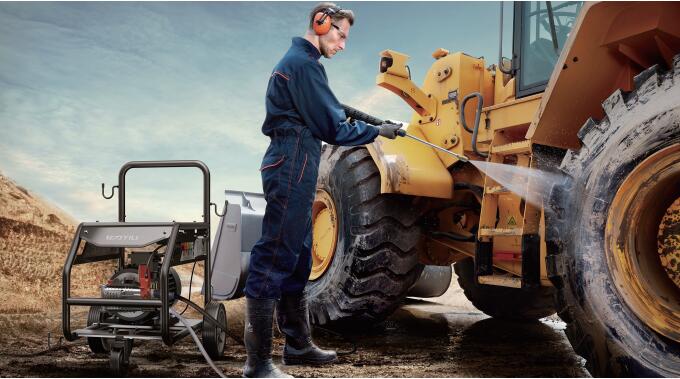 億力工業(yè)用高壓沖洗機(jī)YLQ9260G應(yīng)用場景